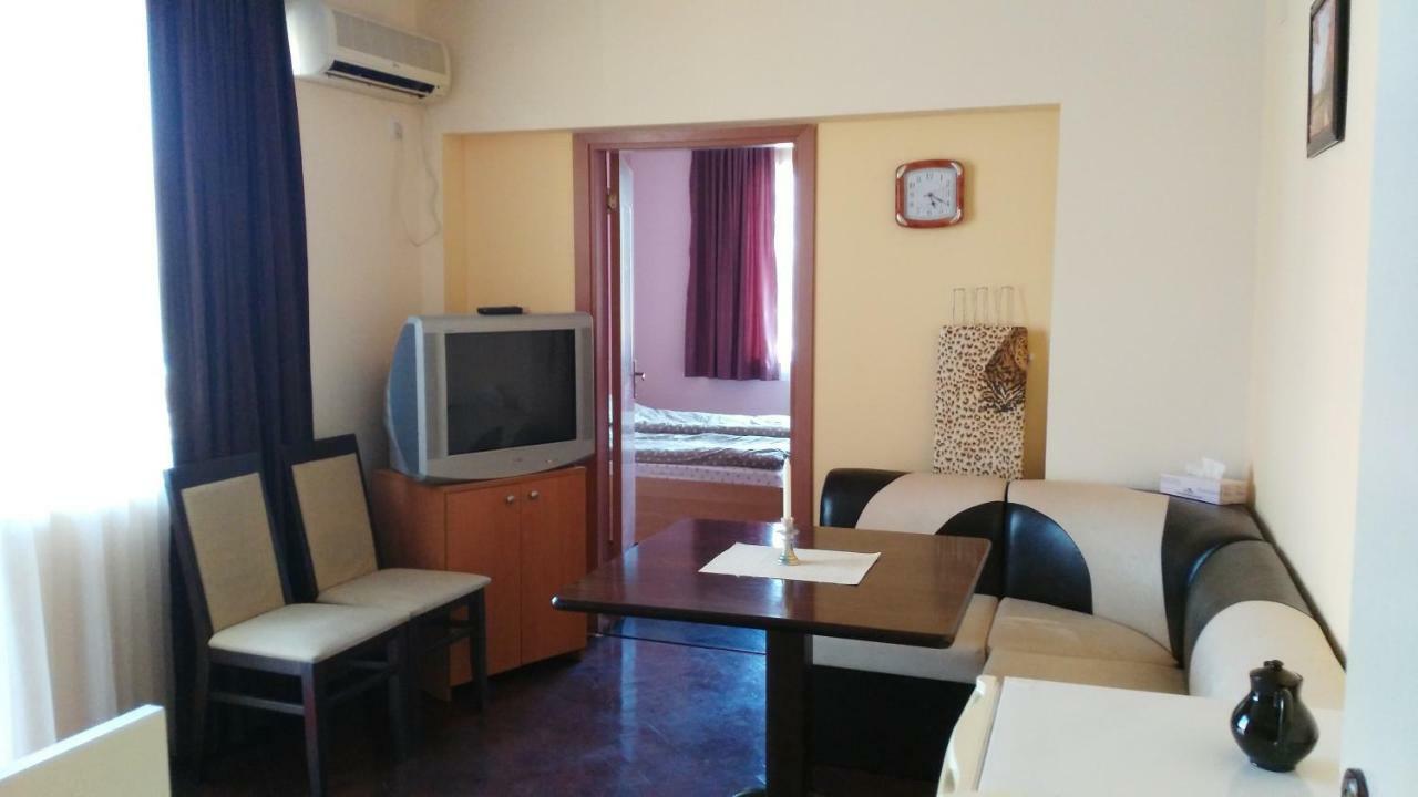 Comfort Apartment Vt 大特尔诺沃 外观 照片